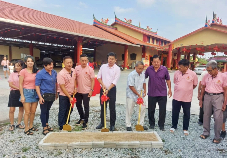 NS波德申／西天娘娘宫牌楼动土礼，朱建华吁请数码化庙务上网申请拨款