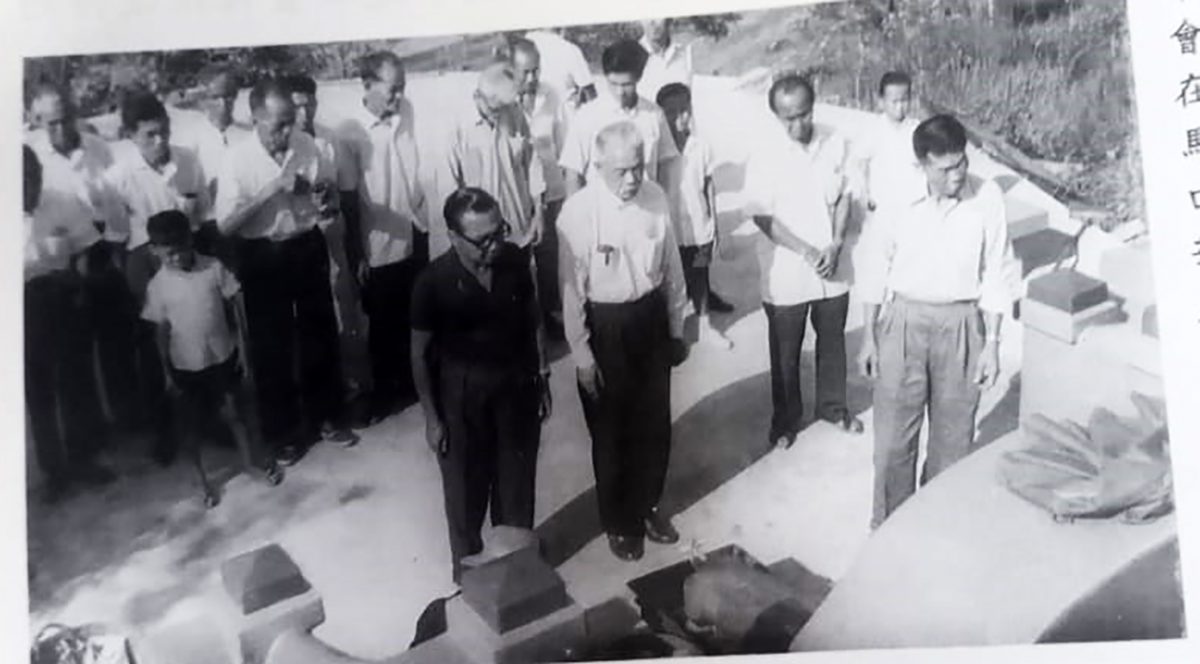 ns马口:广西总坟瓷瓮当年被发现有圣诞老人玩偶