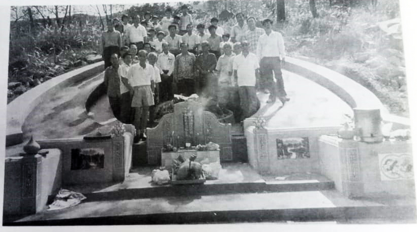 ns马口:广西总坟瓷瓮当年被发现有圣诞老人玩偶