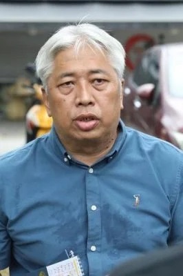 One Selayang 区道路坍塌| 士拉央市议会局部封锁现场 帆布遮盖崩塌部分