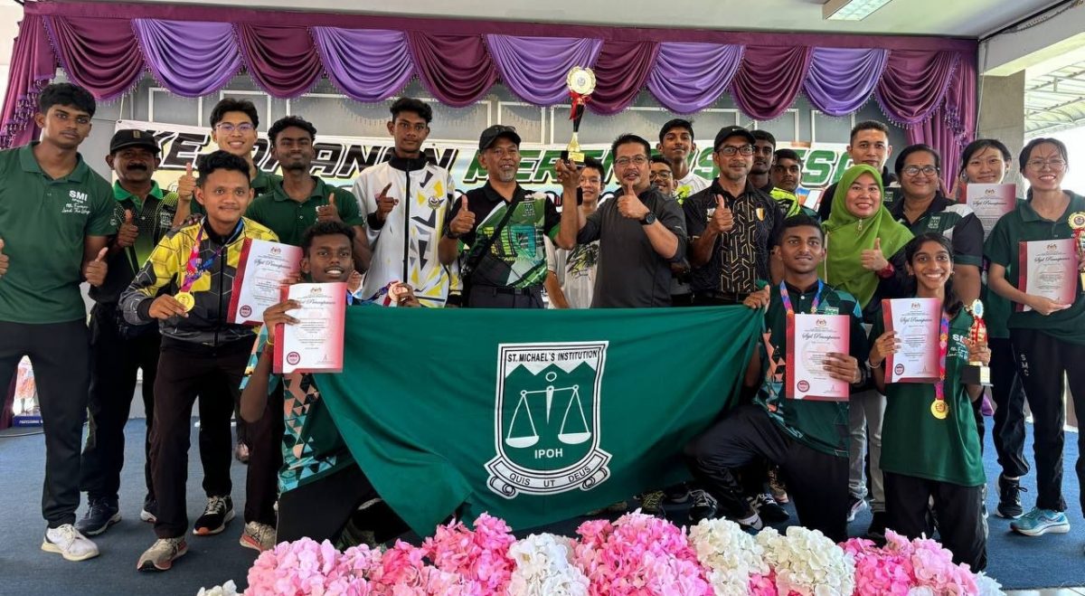 2023年度霹雳州中学组 圣米高中学荣获运动卓越奖