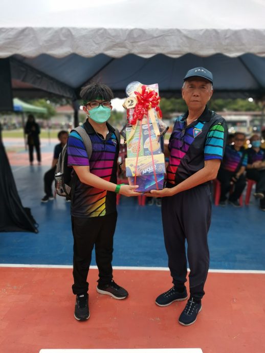 校园我“董”:四代在同校求学,黄开成子承使命效力启明!