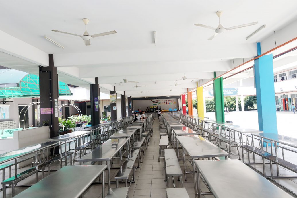 校园我“董”:四代在同校求学,黄开成子承使命效力启明!