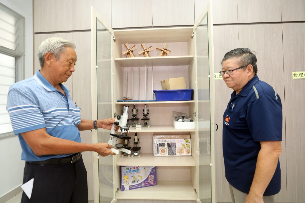 校园我“董”:四代在同校求学,黄开成子承使命效力启明!