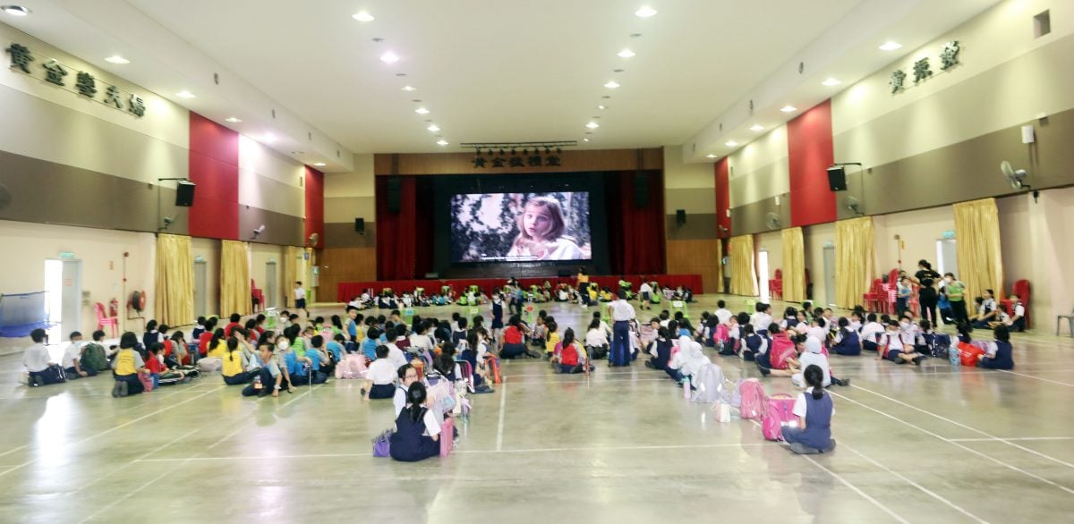 校园我“董”:四代在同校求学,黄开成子承使命效力启明!