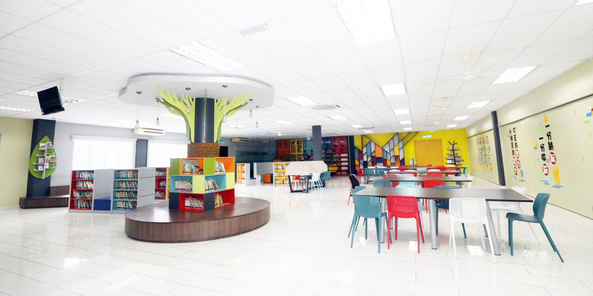 校园我“董”:四代在同校求学,黄开成子承使命效力启明!