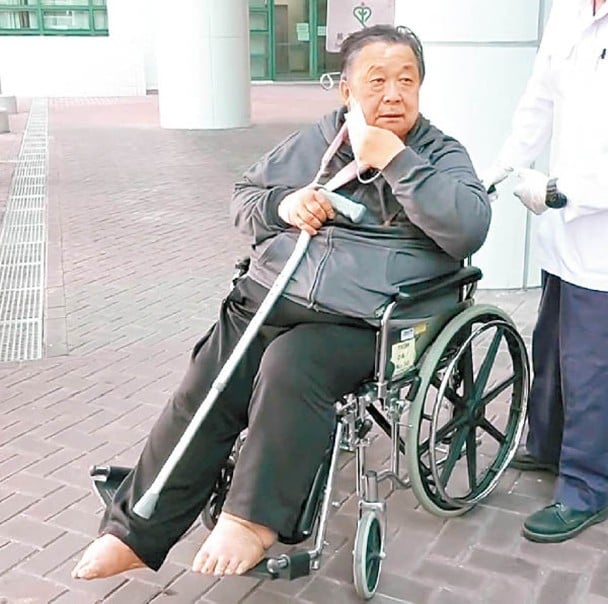 76岁秦煌入住护老院 帮长女还债陷财困