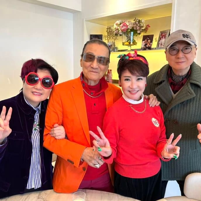 87岁谢贤发福逗娃 被错认蔡枫华