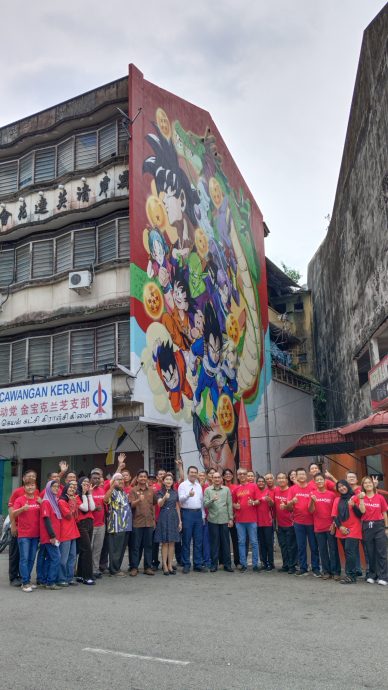 “七龙珠”巨型壁画推介 张哲敏：把金宝打造成虚拟动漫城市