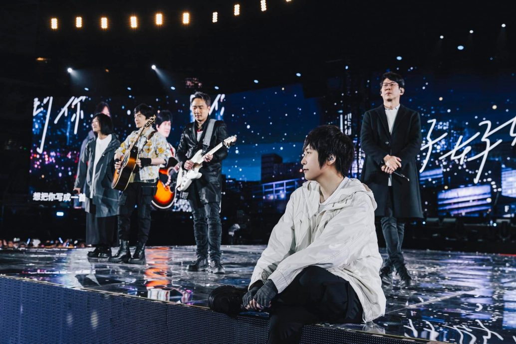 “我们中国人”引爆脱粉潮 阿信感性发言逼哭五迷