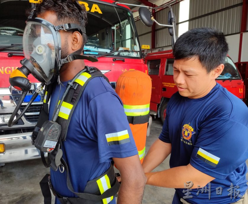 “蠢事”做20年感人 热心人纷助义消队购消防车