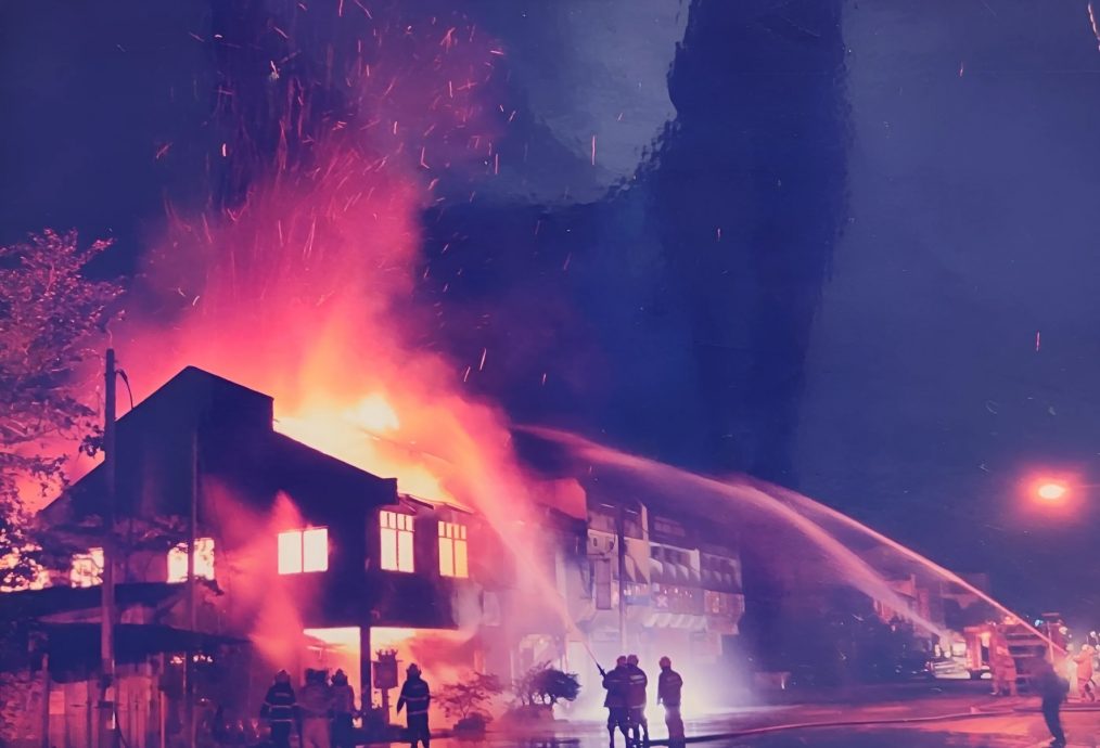 “蠢事”做20年感人 热心人纷助义消队购消防车