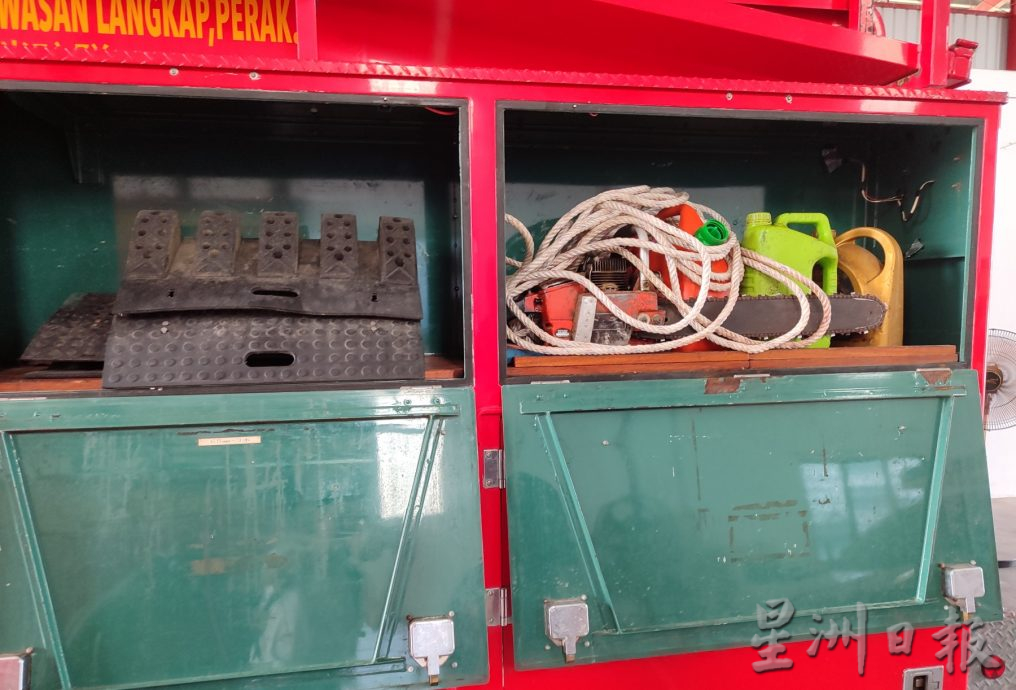 “蠢事”做20年感人 热心人纷助义消队购消防车