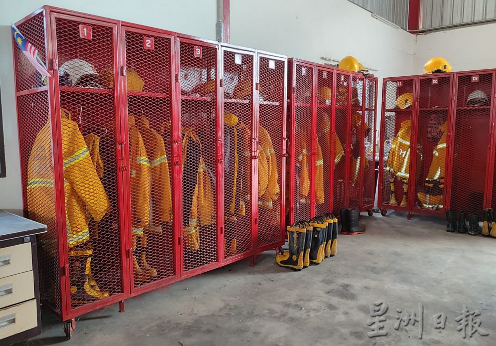 “蠢事”做20年感人 热心人纷助义消队购消防车