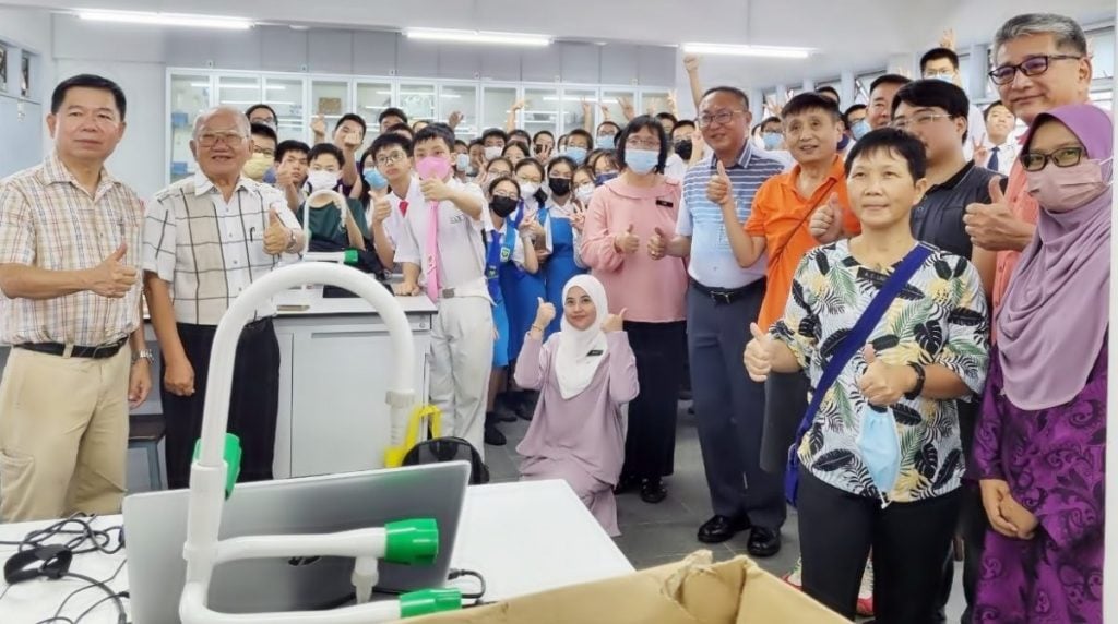 ★5月25日刊登/大霹雳封底主文/【华中现在未来】/初级中学迁校勤苦提升 三民华中凤凰浴火创佳绩