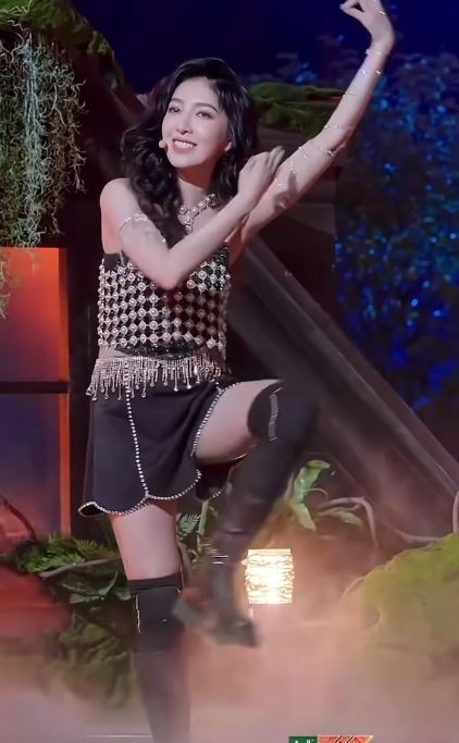 《乘风》跳舞被说像孙悟空 网问:好好演戏不好吗 杨谨华高EQ回应