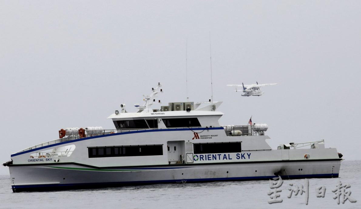 专为停泊岛万豪度假村与水疗中心旅客服务,彭苏丹推介国内首架水上飞机