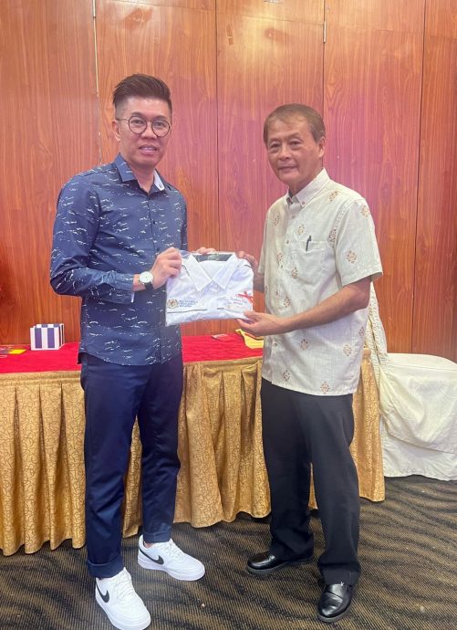 东:北根中华陈伟权:老师须提升自己 掌握科技