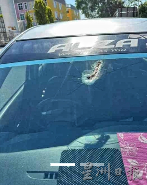 东:天降横祸 铁条从罗里掉下穿透车镜刺穿司机手臂肋骨