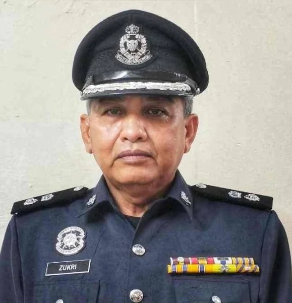 东:女子自称教师为“马赫迪”救世主 警方追查女子身份