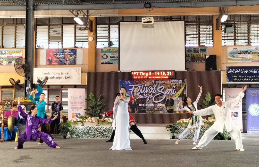 东：彭大孔院河北大学“马中文化艺术节”