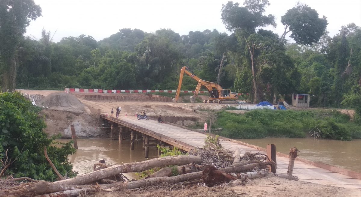 东:文德甲甘榜曼邦柏乌浪跨河铁栈桥即将完工,利惠两对岸民众来往