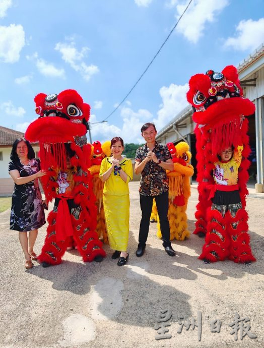 东：明光华小庆双节 各族参与促进亲善