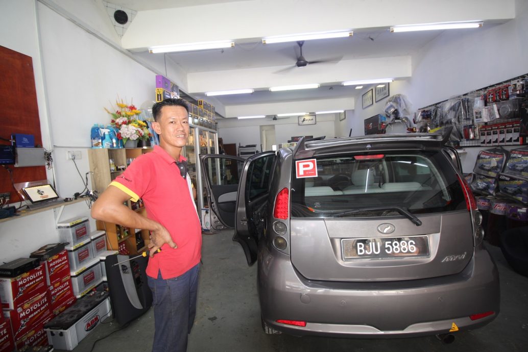 东:猫山王农民无法进芭工作,消费大减,劳勿各行各业凄风苦雨