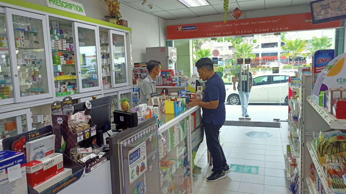 东:药剂行防疫用品药物锁量开始上升,本地冠病疫情升温初露倪端。