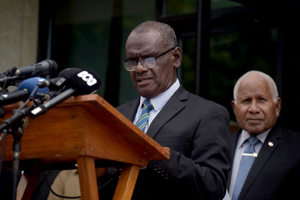 亲华前外长当选总理 任内主导与台断交