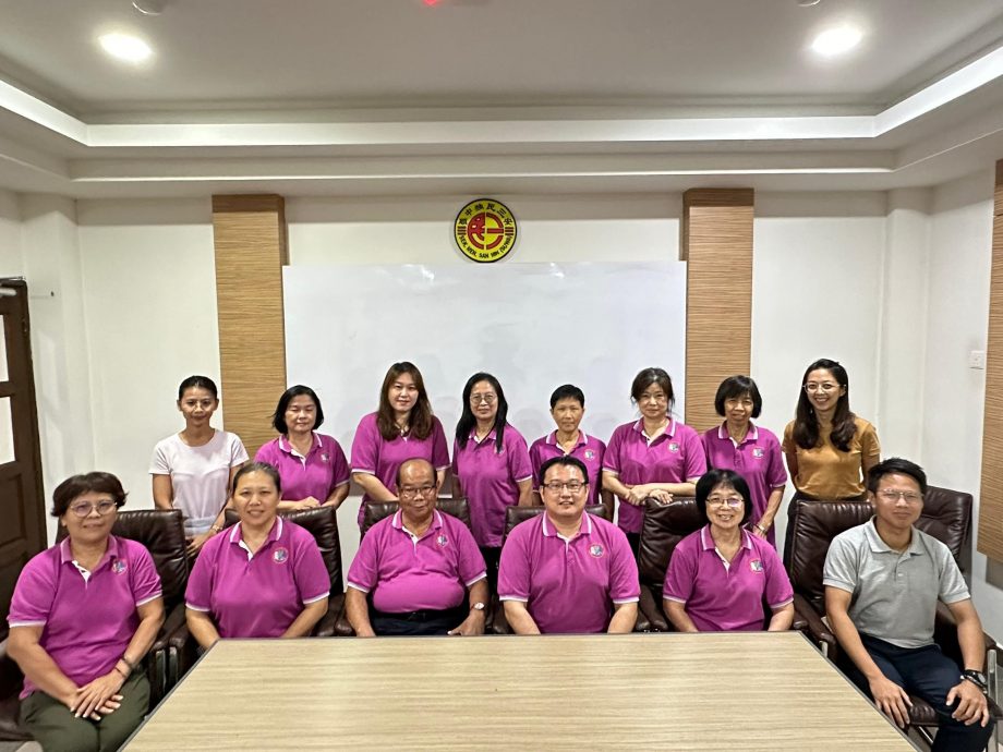 任下霹华校教师会主席26年 蔡明永卸任 姜俊有接棒