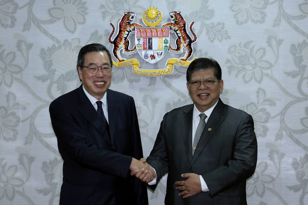 佐哈里见港立法会代表团 商讨本地货币作为基础交易