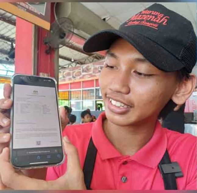 侍应生SPM获9A佳绩！“牢记父死前嘱咐发奋图强”