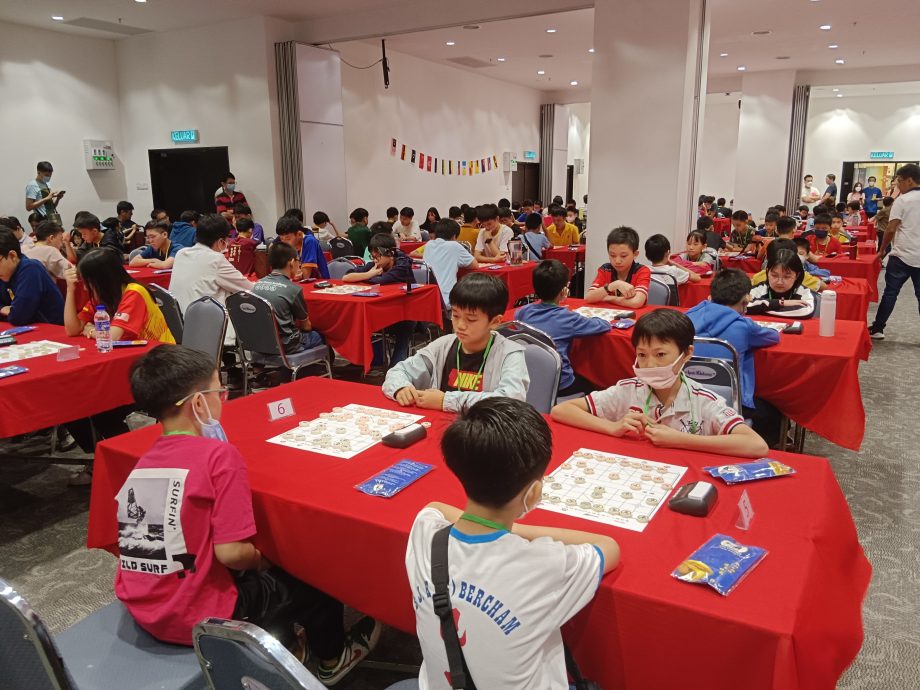 全国象棋中小学公开赛 200棋手切磋棋艺