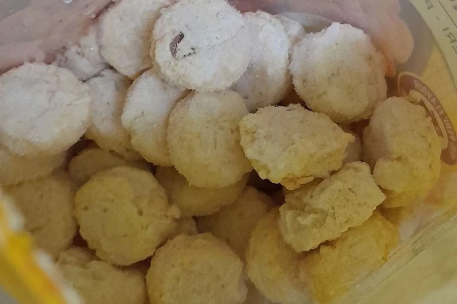 冷冻食品出现动物粪便？ 制造商称“包装受污染” 将展开调查