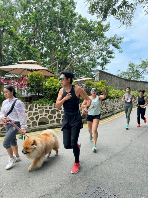 发哥跑步大腿肌肉凸起 惹网忧严重静脉曲张