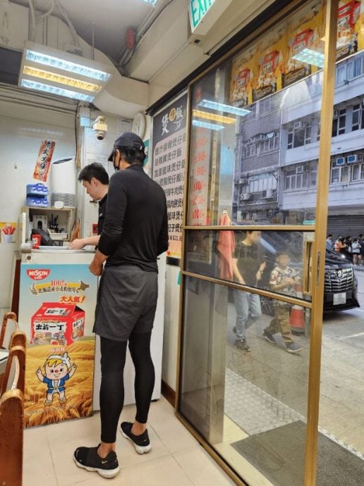 发哥跑步大腿肌肉凸起 惹网忧严重静脉曲张