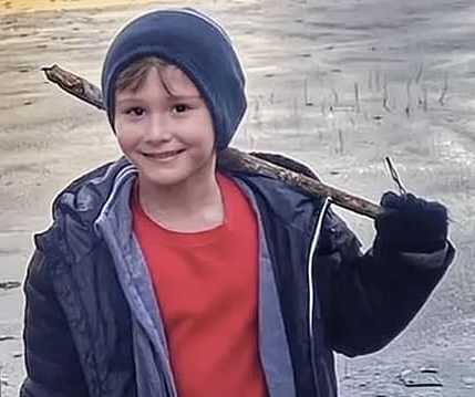 变态父嫌儿子“太肥” 迫上跑步机高强度狂跑重伤死亡