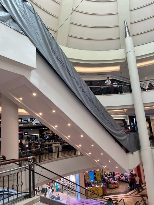 商场自动手扶梯坏了竟向陆兆福投诉 网笑:“这不是KTM咧”