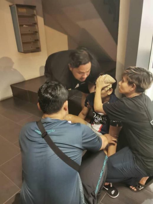 国家队足球员遇劫 | 传匪徒用铁棍 瞄准足部小腿来打!