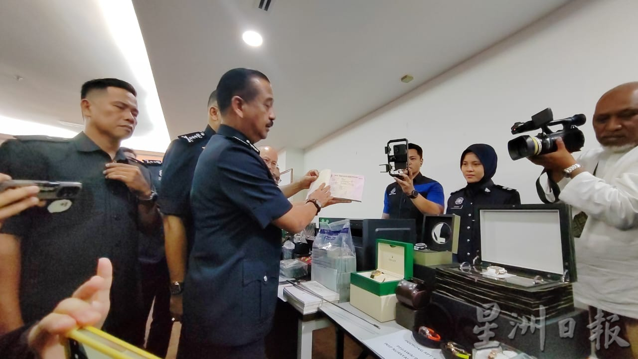 大本营转回我国 诈骗集团大肆“洗黑钱”·8名男女落网 兰博法拉利玛莎拉蒂全被扣