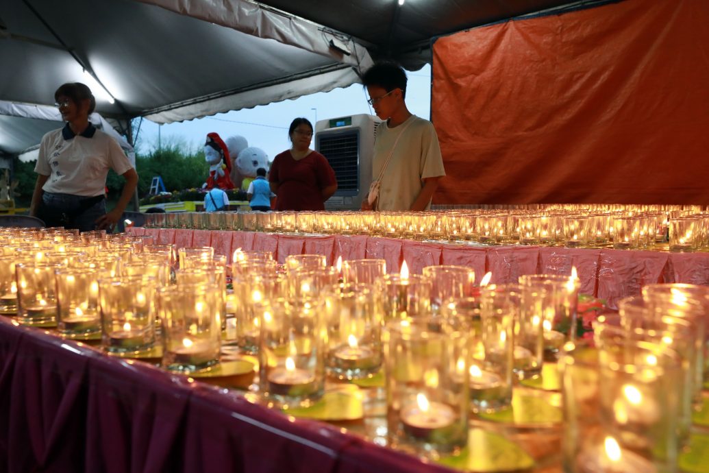 大都会/沙登佛教会复办已停办5年的卫塞节花车游行/10图