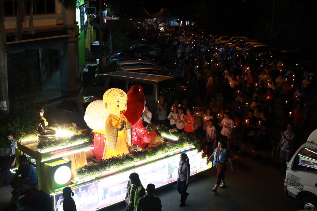 大都会/沙登佛教会复办已停办5年的卫塞节花车游行/10图