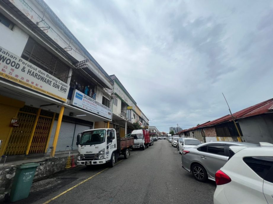 大都会／余保凭-48年无路灯／3图