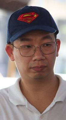 大都会/封面/跟进大城堡商业区非法霸占停车位/10图