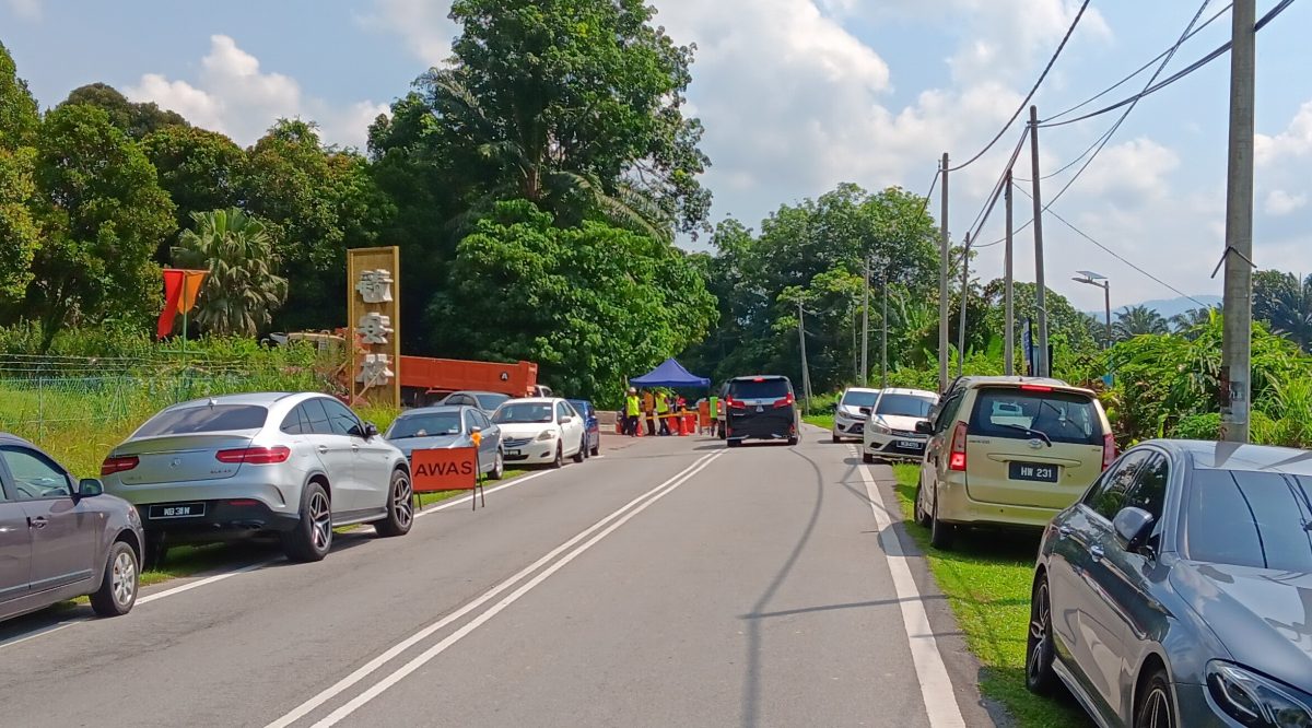 大都会/断桥位置搭建临时铁桥解决通车,重建小桥需耗时2年/7图