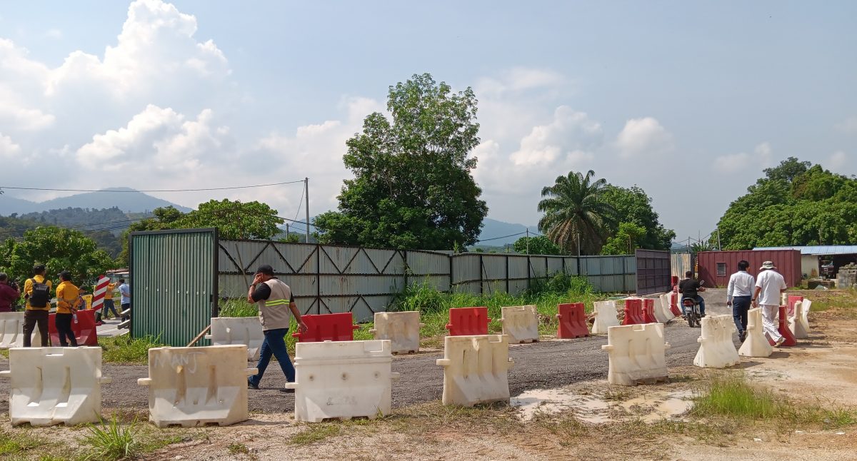 大都会/断桥位置搭建临时铁桥解决通车,重建小桥需耗时2年/7图