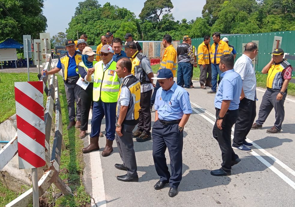 大都会/断桥位置搭建临时铁桥解决通车,重建小桥需耗时2年/7图