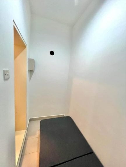 安装冷气仅放一张床 狮城储藏室月租RM2624