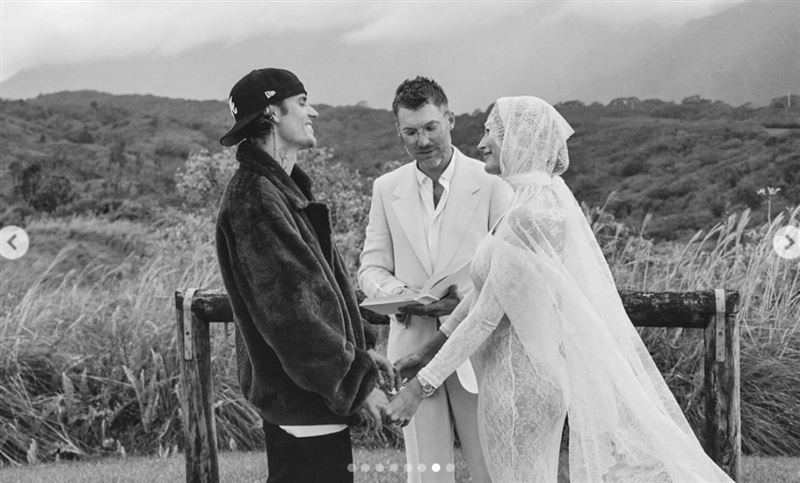 小贾斯汀捧老婆6个月孕肚 宣布要当爸了